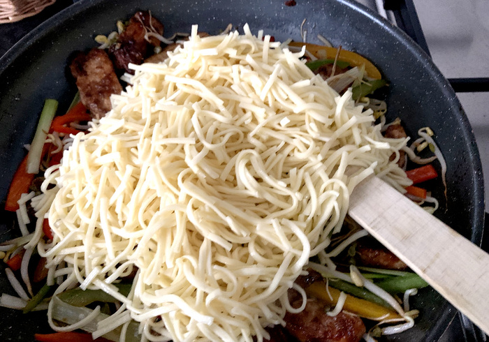 Easy chow mein 20