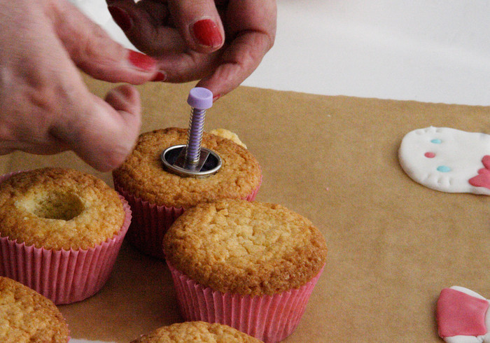 Hello kitty cupcakes 06