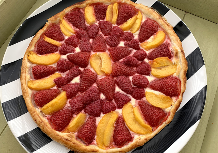 Fruit pizza home