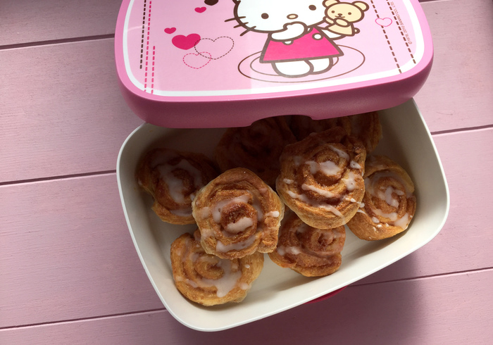 Easy cinnaman rolls home
