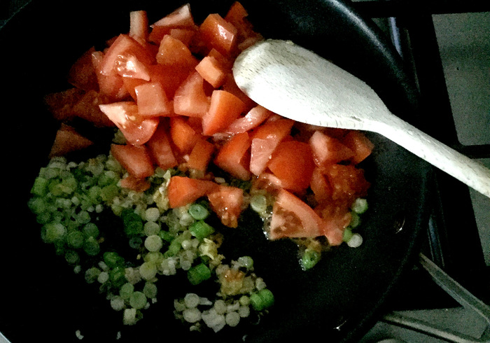 Noodles with egg tomato sauce 03