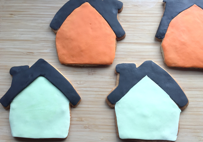 Haunted house biscuits 20