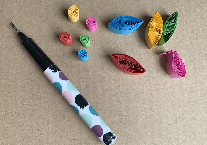 Quilling tool home