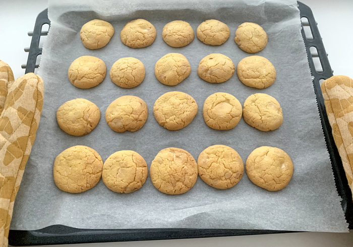 White chocolate custard cookies 17