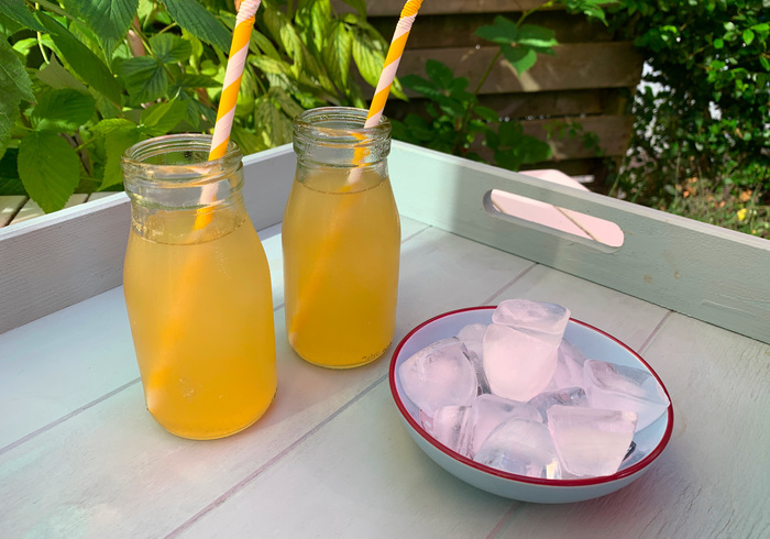 Abrikozen limonade sidepic