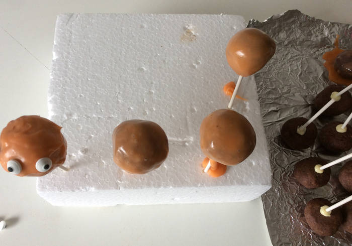 Orange cakepops 07