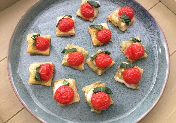 Pesto pizza bites 15