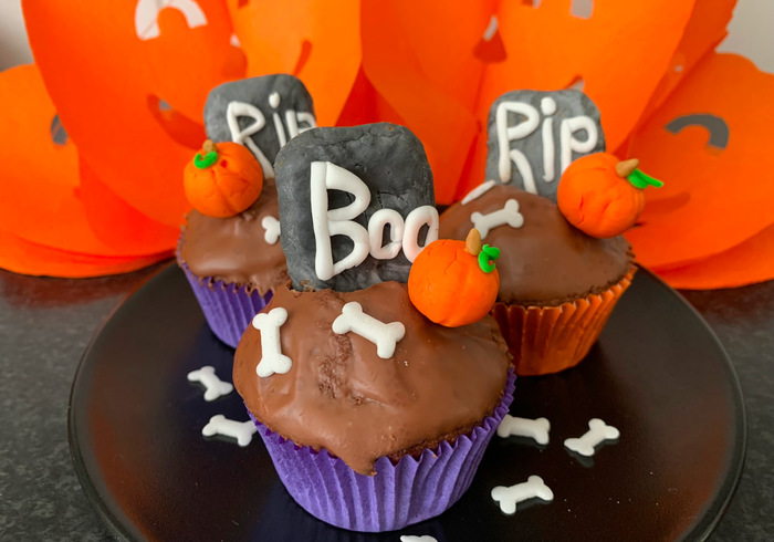 Halloween cupcakes sidepicll
