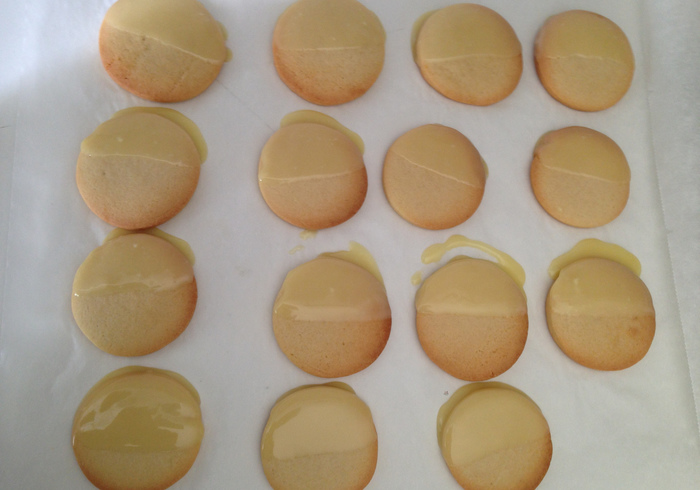 Shortbread with chocolate 13