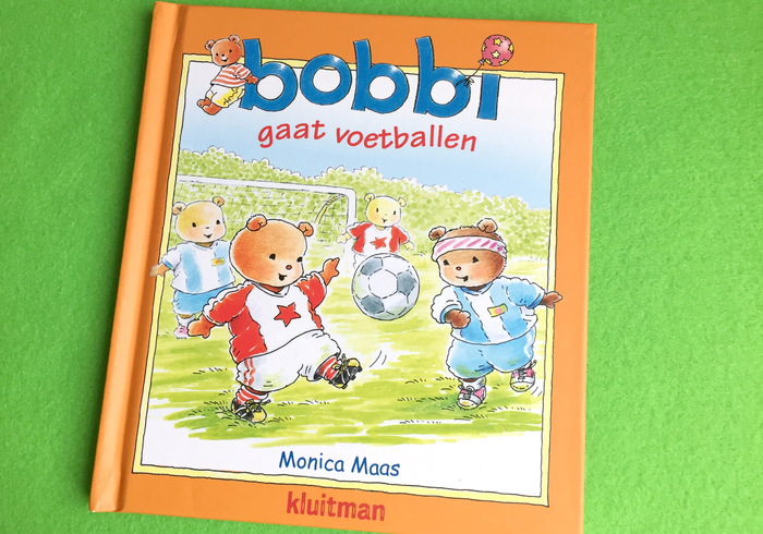 Bobbi gaat voetballen sidepic