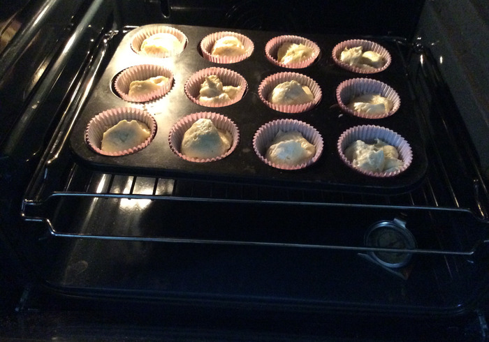 Minion cupcakes 08
