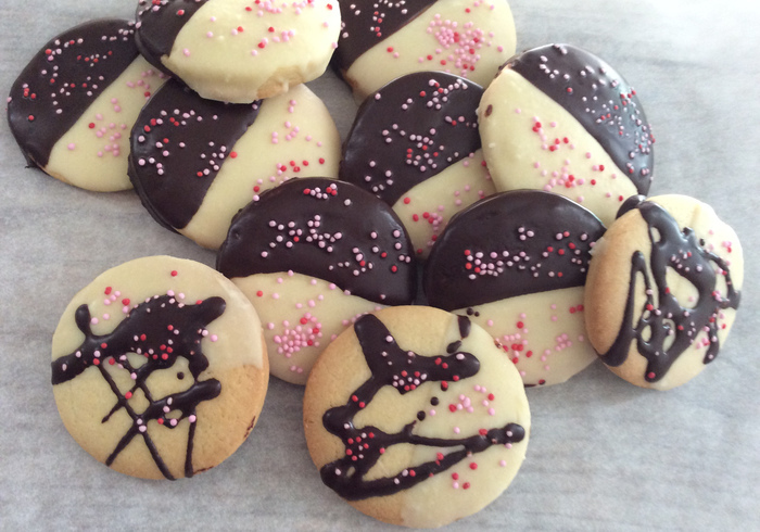 Shortbread with chocolate sidepicll