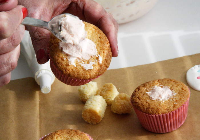 Hello kitty cupcakes 10