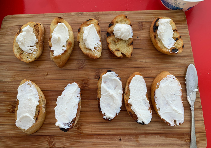Ricotta tomato crostini 13