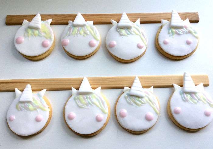 Unicorn biscuits 08