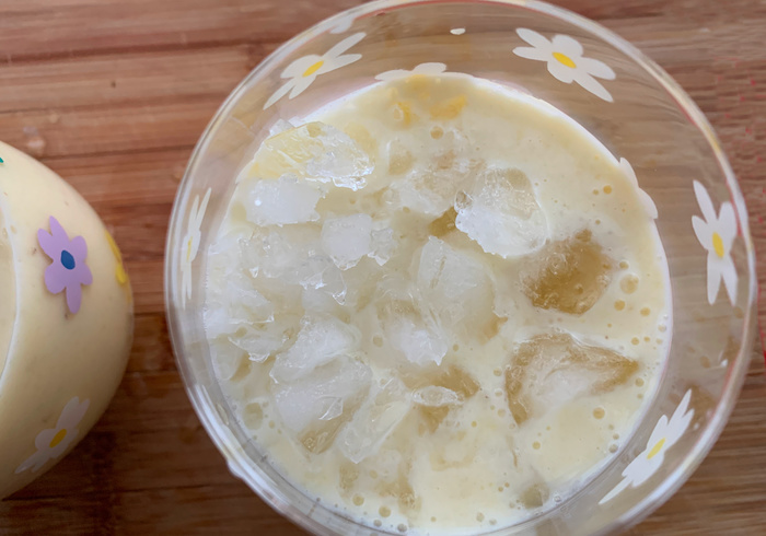 Banana split smoothie 09