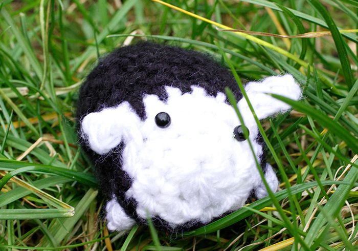 Amigurumi sheep home