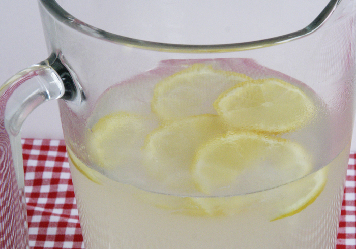 Homemade lemonade 05