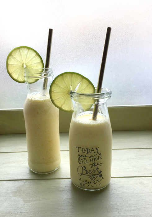Mini milkshakes mango lime