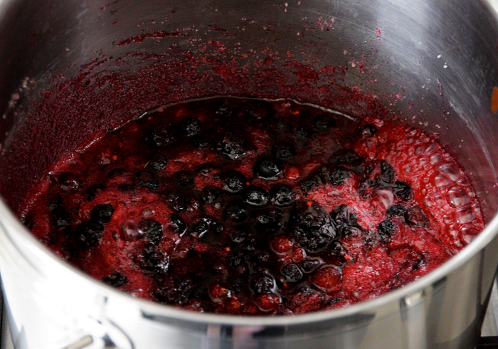 Forest fruit jam 06