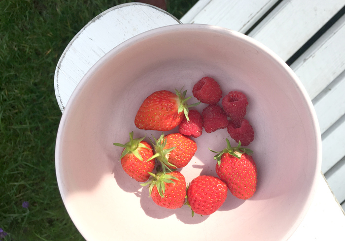 Strawberries raspberries