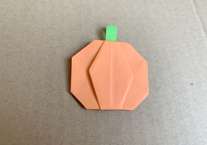 Origami pompoenen 24