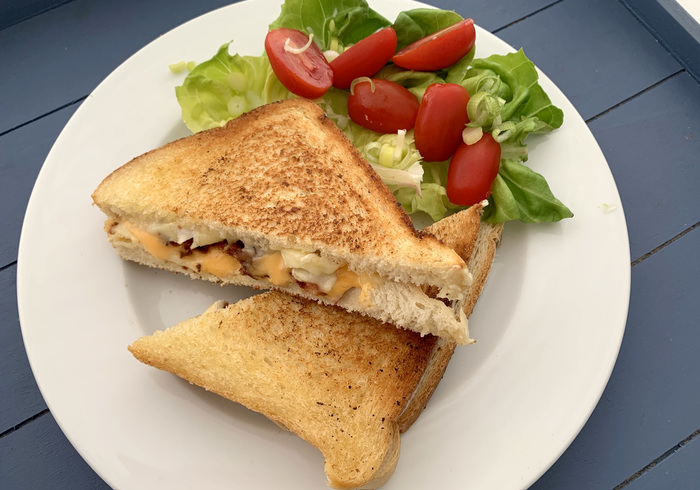 Cheese bacon tosti home