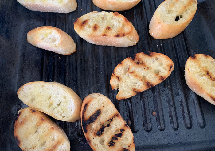 Ricotta tomato crostini 10