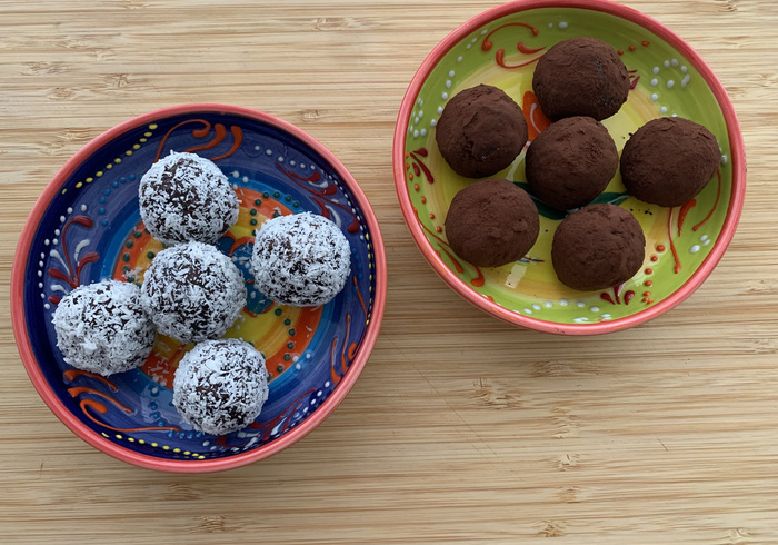 Chocolate date truffles 10