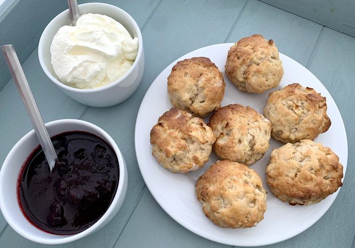 Apple scones home