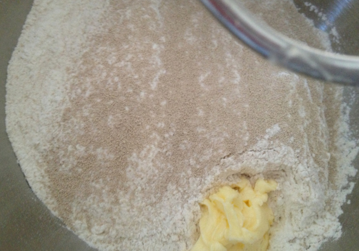 Whole wheat buns 04
