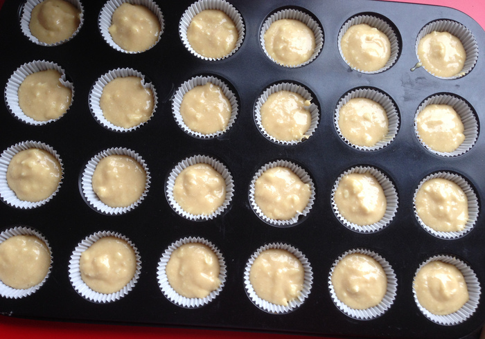 Mini witte chocolade muffins 07