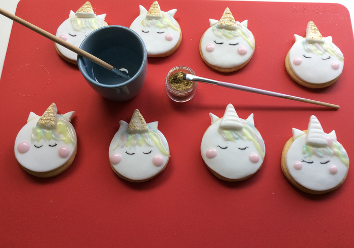 Unicorn biscuits 10