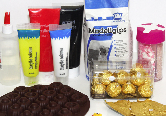Surprise bonbons side