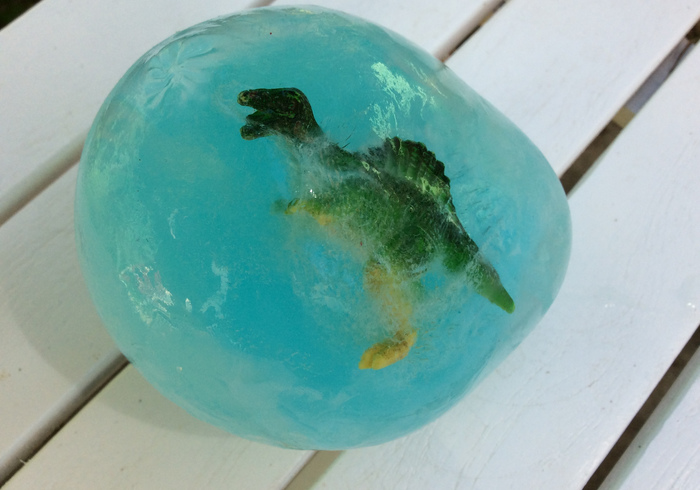 Dinosaur eggs sidepicll