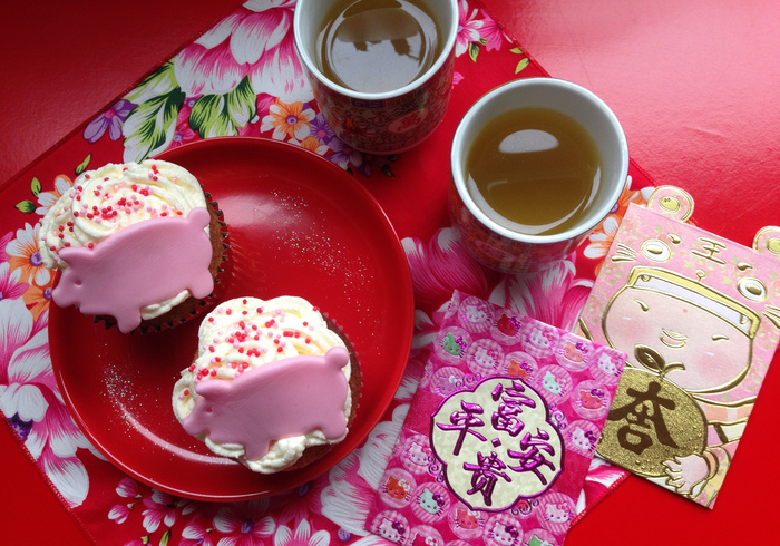 Cute piglet cupcakes