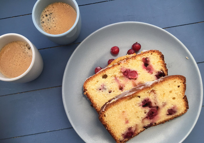 Een cranberry-mandarijncake