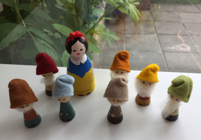 Painting Peg dolls