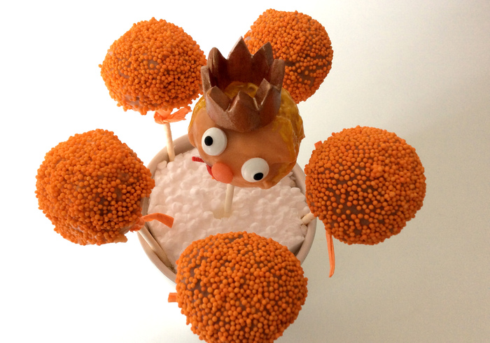 Maak oranje cake pops