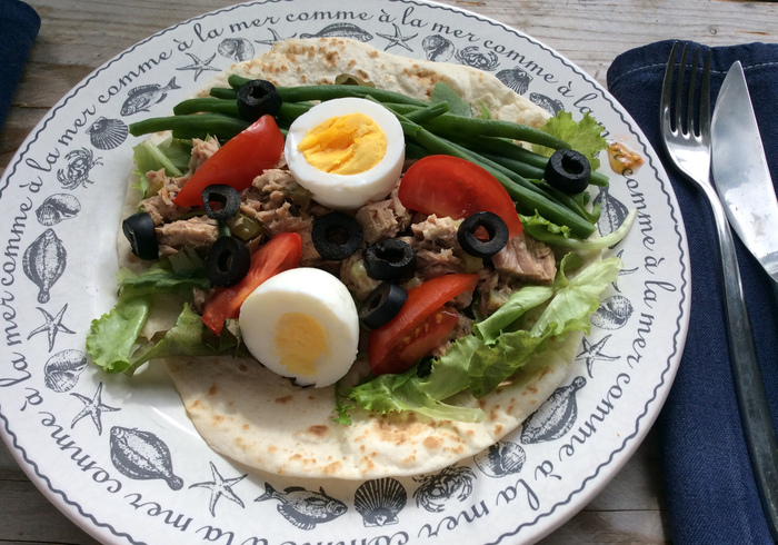 Tuna Niçoise wrap