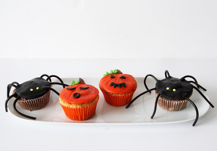 These Halloween cupcakes