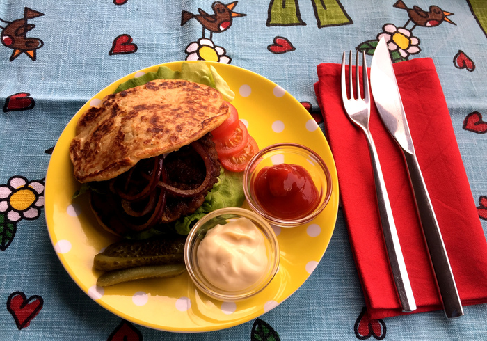 Pannenkoek met hamburger