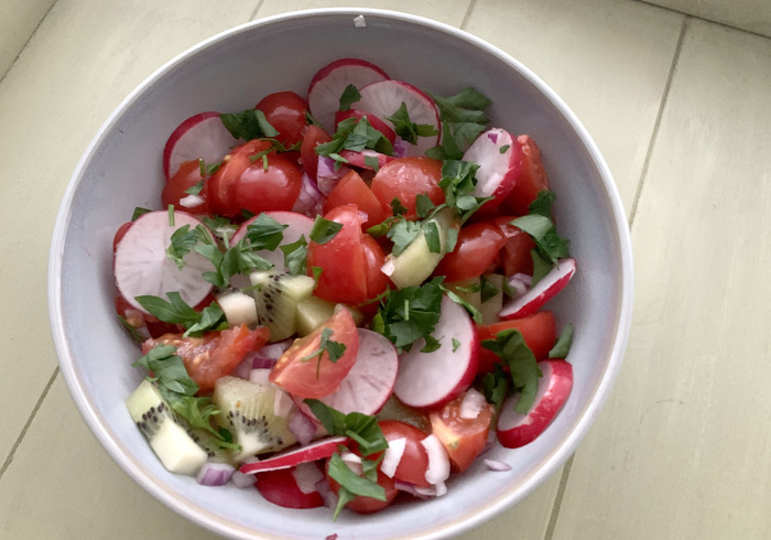 Radijs en kiwi salsa