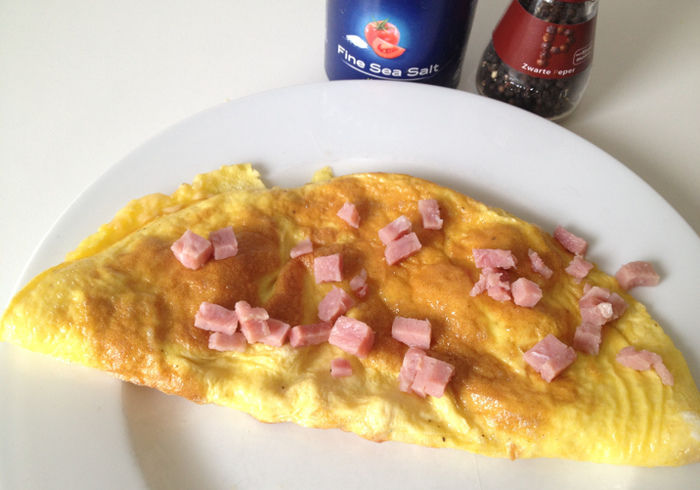 Omelette au fromage et jambon